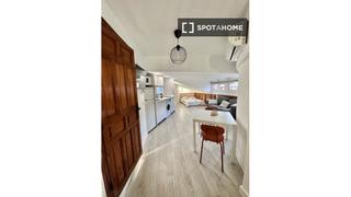 Affitto Appartamento in Cortes-Huertas. Estudio en alquiler en cortes, madrid
