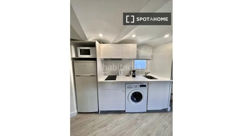 Foto c49f2d0e-5783-4e25-a253-0f8be495dfd7. Alquiler piso estudio en alquiler en cortes, en Cortes-Huertas Madrid