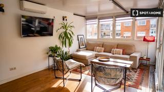 Miete Etagenwohnung in Pacífico. Piso de 3 habitaciones en alquiler en pacífico, madrid.