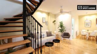 Rent Flat in Palacio. Amplio apartamento de 1 dormitorio en alquiler en centro, madrid