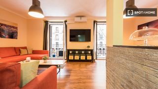 Miete Etagenwohnung in Embajadores-Lavapiés. Piso en alquiler de 5 habitaciones en la latina, madrid