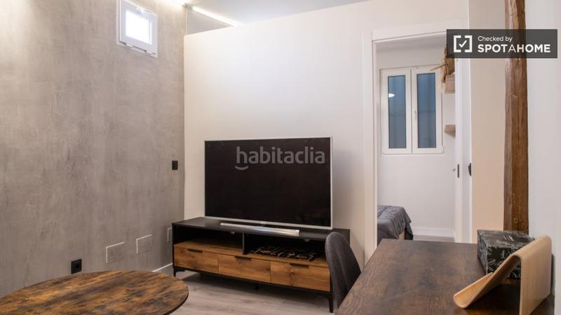 Foto 635debf6-e33c-4f92-9584-39c4c5e8e074. Alquiler piso apartamento de 1 dormitorio en alquiler en embajadores, en Madrid