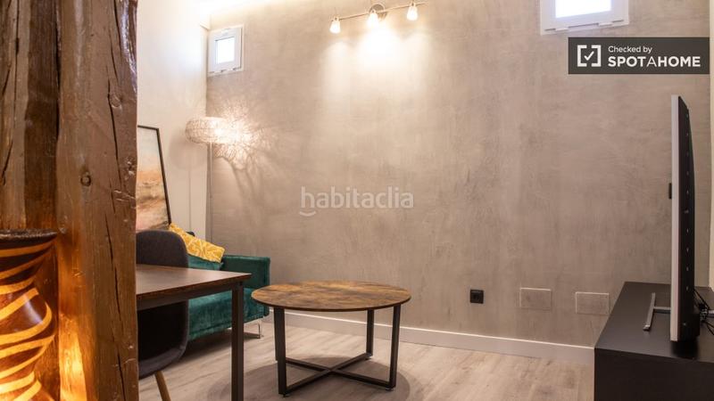 Foto c451cd66-52ab-46af-b236-7b92c171460d. Alquiler piso apartamento de 1 dormitorio en alquiler en embajadores, en Madrid