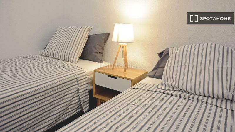 Foto 6380cb00-9880-4a35-bbc1-fecd22599a07. Alquiler piso apartamento de 2 dormitorios en alquiler en embajadores, en Madrid