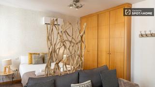 Affitto Appartamento in Cortes-Huertas. Piso de 1 dormitorio en alquiler en cortes, madrid.