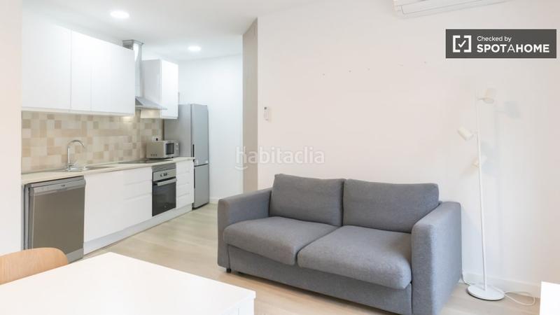 Foto bf7b41e2-e220-4e5b-9505-0e89412ff54c. Alquiler piso apartamento de 1 dormitorio en alquiler en San Isidro, en Madrid