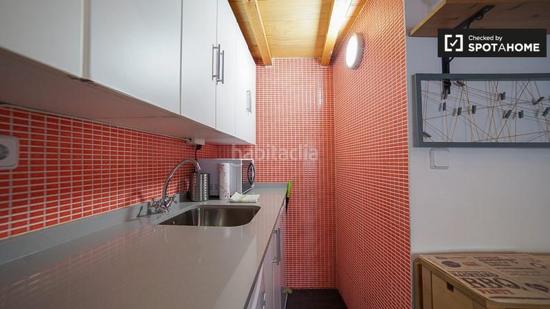 Foto b1699ff2-864a-44c8-8166-36c79063b1f5. Alquiler piso fantástico estudio en alquiler en lavapiés, en Madrid