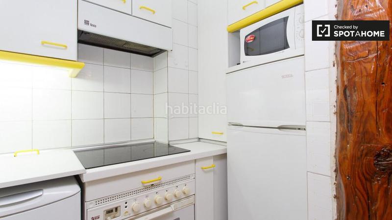 Foto 7b047be8-c966-4d22-bed4-993bcd7c1e68. Alquiler piso espacioso piso de 1 habitación en alquiler en el centro en Madrid