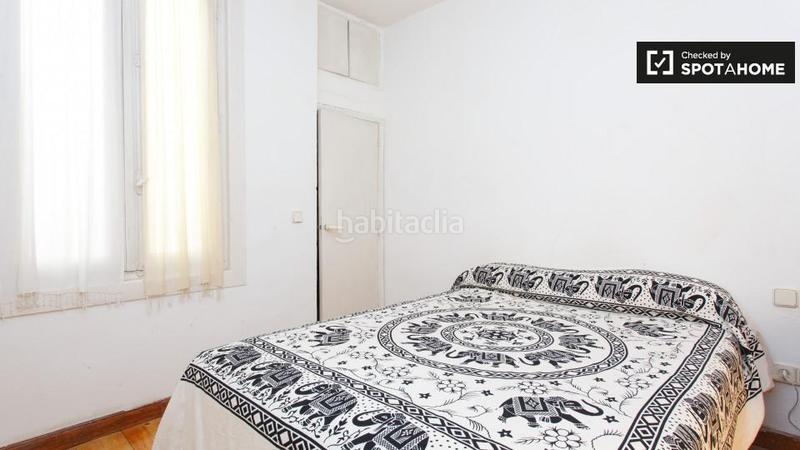 Foto beeca558-b9d4-428a-94ca-f2f1f2485f2d. Alquiler piso espacioso piso de 1 habitación en alquiler en el centro en Madrid