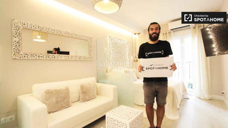 Foto d6a05a30-9b0f-4b1f-b1ba-85294530c8c2. Alquiler piso estudio contemporáneo con aire acondicionado en alquiler centro en Madrid