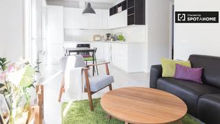 Lloguer Pis a Palos de Moguer. Luminoso apartamento de 1 dormitorio en alquiler en atocha, madr