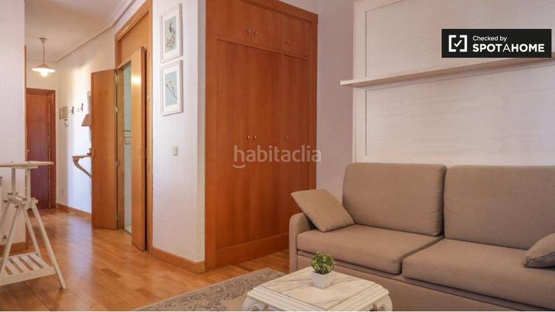 Foto 90d2dd6c-57c2-4413-a9f1-8aced96955f1. Alquiler piso estudio en alquiler en embajadores, en Madrid