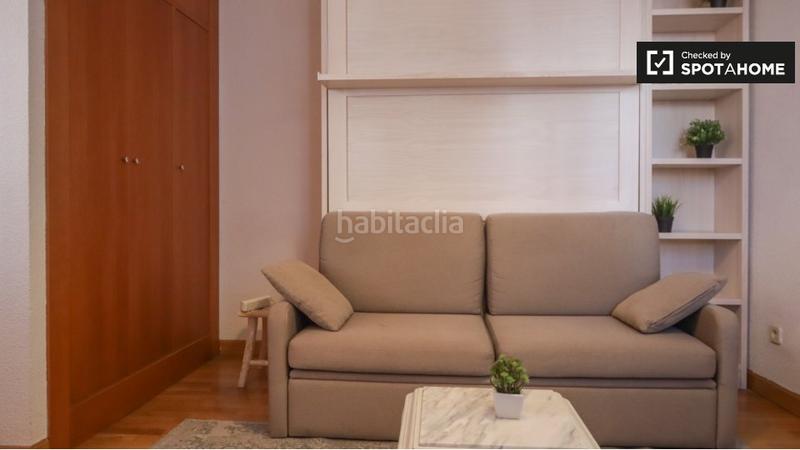 Foto e6261cbe-5d5d-4acd-b1c9-0791da970cd3. Alquiler piso estudio en alquiler en embajadores, en Madrid