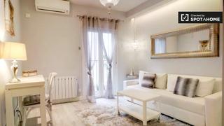 Affitto Appartamento in Cortes-Huertas. Elegante estudio en alquiler en centro, madrid