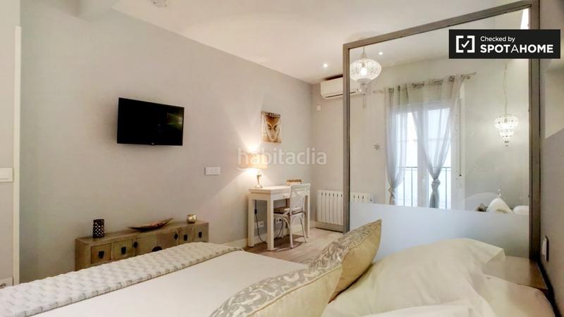 Foto fcc687f2-5dee-414a-9c9d-fe4ce3cb796a. Alquiler piso elegante estudio en alquiler en centro, en Madrid