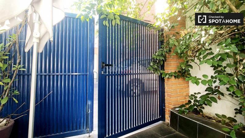 Foto 5a22e517-ad26-4fd1-8833-425a40c74c0c. Rent flat with heating in Ciudad Jardín Madrid