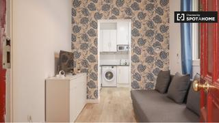 Rent Flat in Embajadores-Lavapiés. Apartamento de 2 dormitorios en alquiler en embajadores, madrid