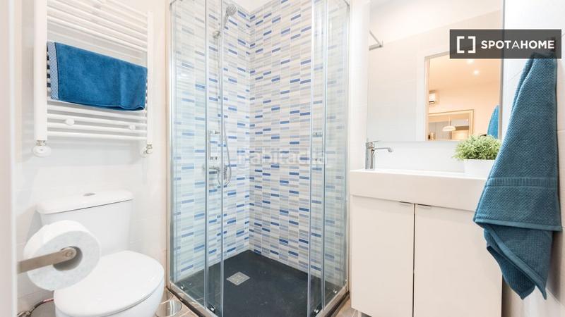 Foto 3aa3abf6-7ce0-43cc-b3d2-3d0a833a03df. Alquiler piso  de 4 habitaciones en alquiler en universidad, en Madrid