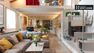 Miete Etagenwohnung in Universidad-Malasaña. Apartamento dúplex de 1 habitación en alquiler en justicia, madr