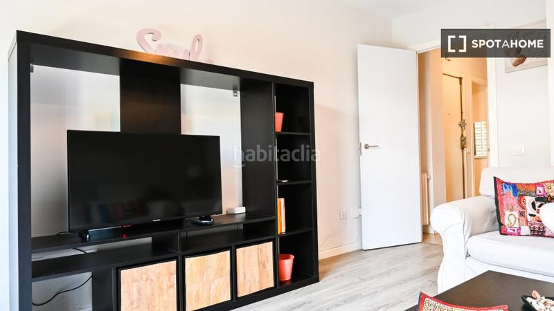 Foto 726b6ac7-b36a-4c07-8f31-1d79c6460f9b. Alquiler piso estudio en alquiler en Alameda de Osuna, . en Madrid