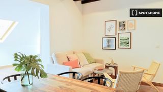 Rent Flat in Sol. Apartamento de 3 dormitorios en alquiler en sol, madrid