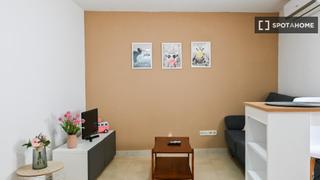 Rent Flat in Numancia. Estudio en alquiler en puente de vallecas, madrid