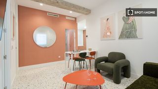 Miete Etagenwohnung in Embajadores-Lavapiés. Piso de 3 habitaciones en alquiler en embajadores, madrid.