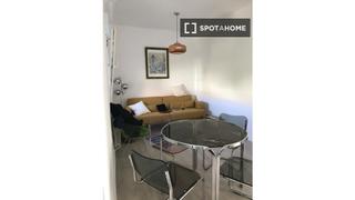 Miete Etagenwohnung in Moscardó. Piso de 2 habitaciones en alquiler en comillas, madrid