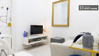 Rent Flat in Embajadores-Lavapiés. Piso de 2 dormitorios en alquiler en embajadores, madrid.