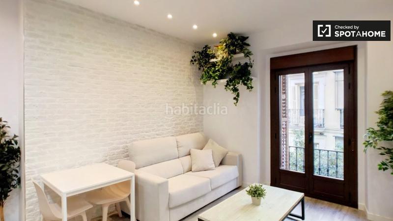 Foto 6bd6bf5a-7f22-467e-9af0-385b16702b36. Alquiler piso elegante apartamento de 2 dormitorios en alquiler en malasaña, en Madrid