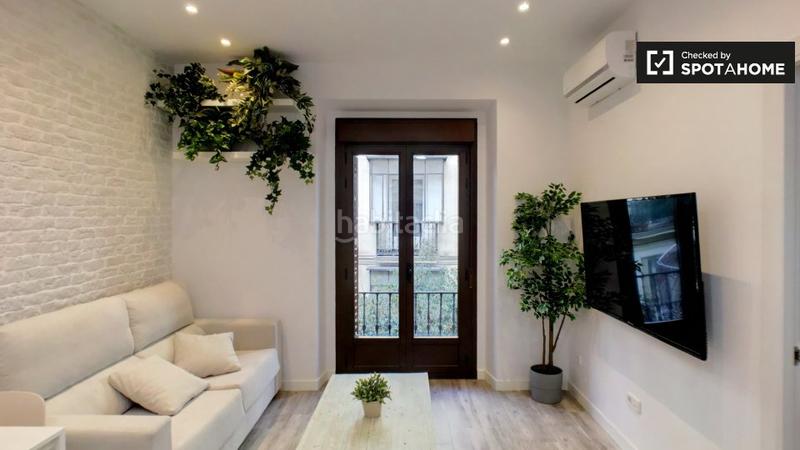 Foto 7a8b3633-6805-421c-99f7-7dc4f1e8871b. Alquiler piso elegante apartamento de 2 dormitorios en alquiler en malasaña, en Madrid