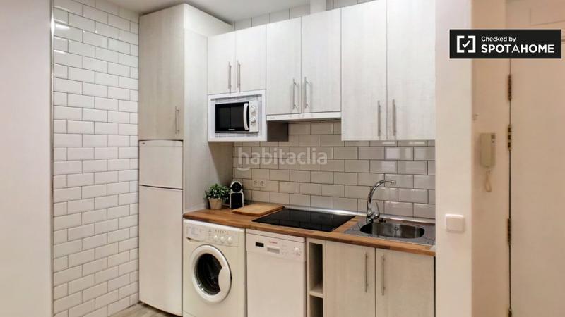 Foto d221f670-d8bb-4bf8-81af-03158ac94a05. Rent flat with heating in Universidad-Malasaña Madrid