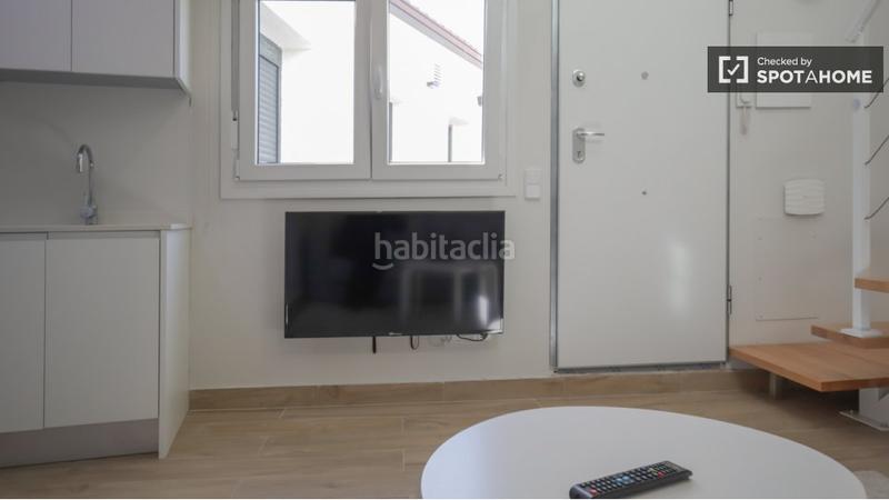 Foto bf586d6a-5714-41cb-a026-1b24eb2d9b71. Alquiler piso apartamento de 1 dormitorio en alquiler en Valdeacederas, en Madrid