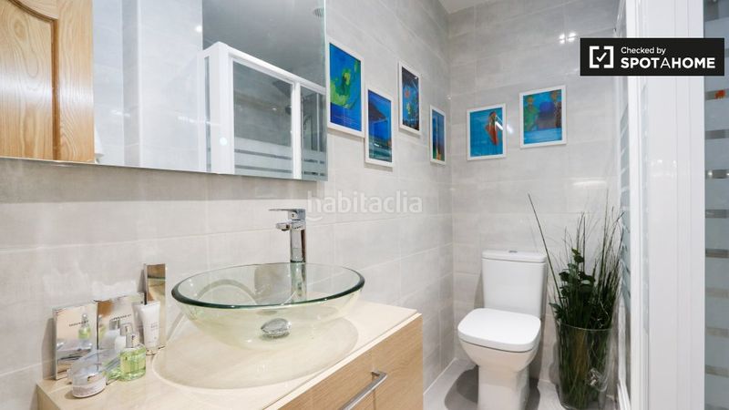 Foto 86b3302c-2ccb-4dee-8154-c33366852214. Rent flat with heating in Valdeacederas Madrid