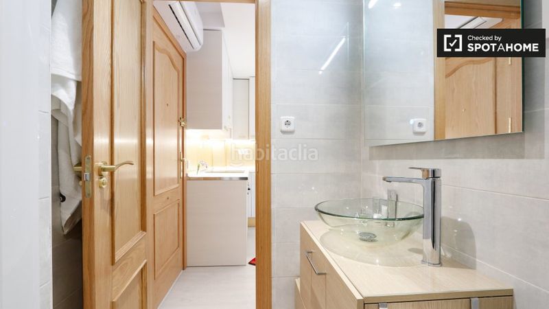 Foto a15cefc3-edb0-4c6a-95aa-b95de2e32e57. Rent flat with heating in Valdeacederas Madrid