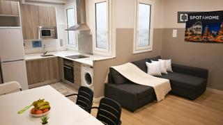 Alquiler Piso en Palacio. Piso de 3 habitaciones en alquiler en barrio de la latina, madri