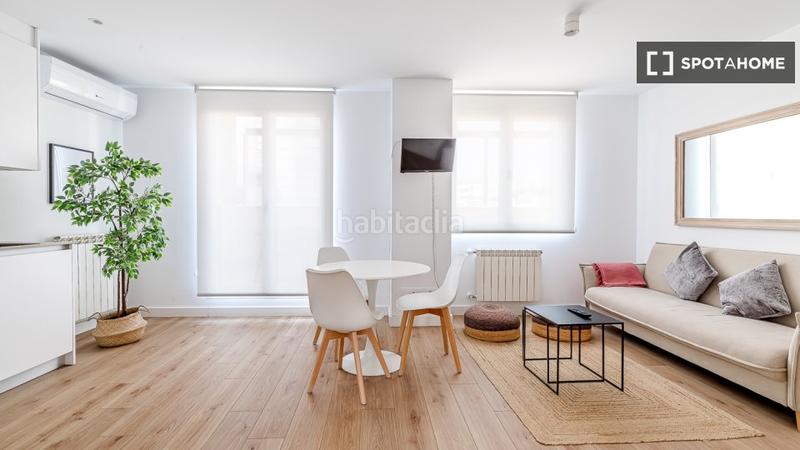 Foto 23662c09-559b-4f3b-9de8-d27838c04429. Rent flat with heating in Castillejos-Cuzco Madrid