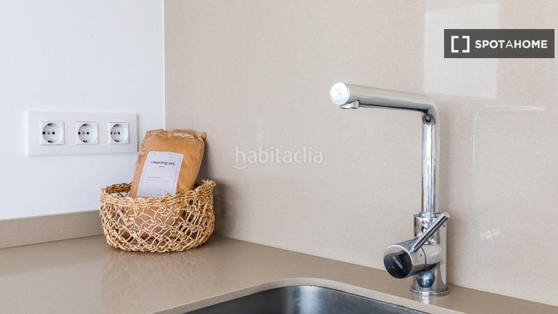 Foto 042e0025-fdad-4a27-9b1f-a80836989182. Location appartement avec chauffage dans Castillejos-Cuzco Madrid