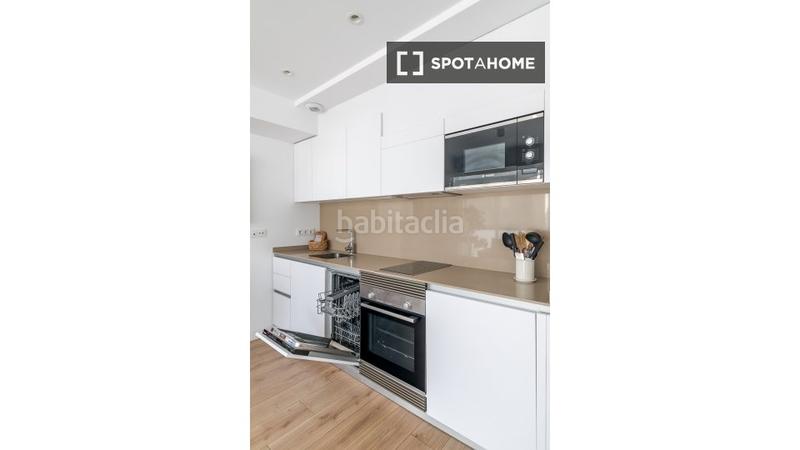 Foto f10912c2-0cae-44ba-aa18-02ea0f9e0f2c. Rent flat with heating in Castillejos-Cuzco Madrid