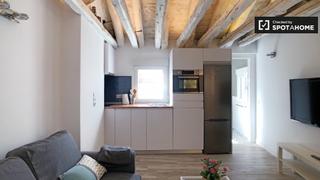 Affitto Appartamento in Cortes-Huertas. Apartamento de 1 dormitorio en alquiler en madrid centro