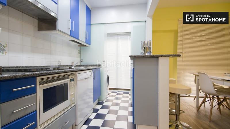 Foto 98d52e58-ca05-471f-a653-b3eb7d9c7782. Alquiler piso apartamento de 2 dormitorios en alquiler en embajadores, en Madrid