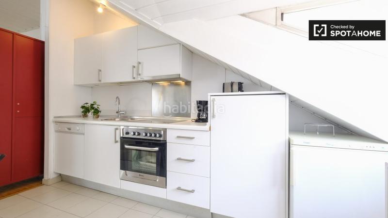 Foto e1c35374-a302-4640-8044-256034d9757e. Alquiler piso amplio apartamento de 3 dormitorios en alquiler en centro, . en Madrid