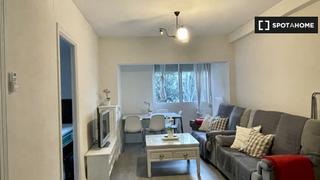 Rent Flat in Moscardó. Apartamento de 2 camas disponible en alquiler en plaza elíptica,