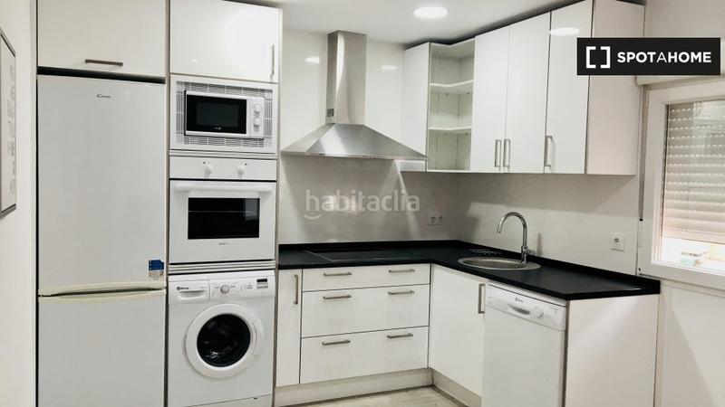 Foto ef4fa6f4-b40c-49a0-a956-7a49f8f14f5b. Rent flat with heating in Valdezarza Madrid