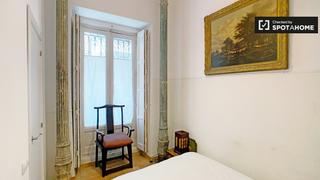 Rent Flat in Cortes-Huertas. Apartamento de 2 dormitorios en alquiler en madrid centro