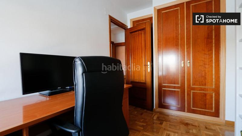 Foto 10759086-547c-478e-b9b4-8208af7e33a2. Alquiler piso apartamento de 3 dormitorios en alquiler en casa de campo, en Madrid