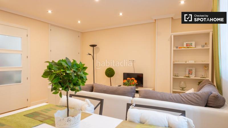 Foto 58d163cf-b7dd-465c-badc-5850b7e040a8. Rent flat with heating in El Viso Madrid