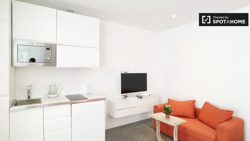 Foto 4c35f6c5-98e9-421e-9ed2-1308345464a7. Alquiler piso moderno estudio en alquiler en chueca, en Madrid