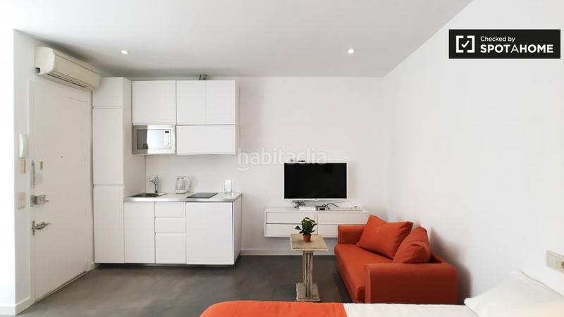 Foto d0538a49-71f5-4df0-8a27-68466d48d2d7. Alquiler piso moderno estudio en alquiler en chueca, en Madrid
