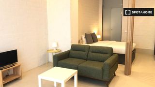 Rent Flat in Universidad-Malasaña. Estudio en alquiler en universidad, madrid.